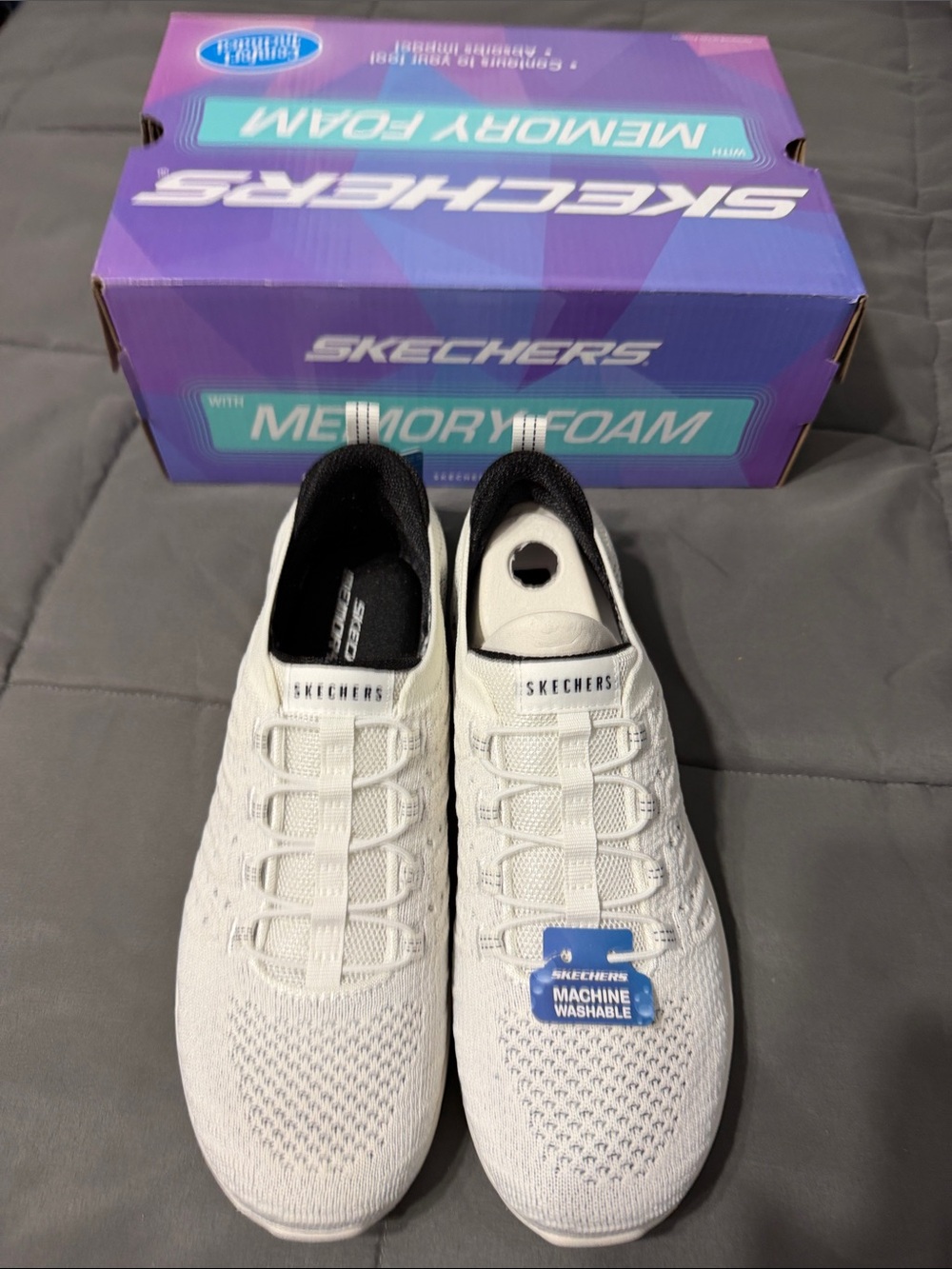 Women’s Skechers Virtue Show Runner Size 8
